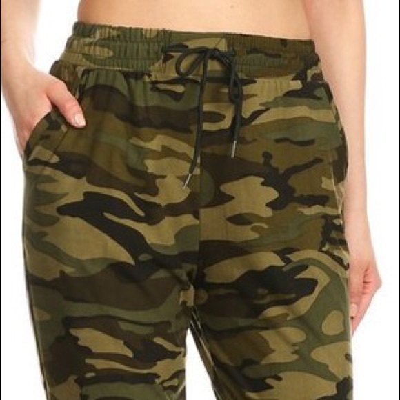 Camouflage Drawstring Waist Pockets Jogger Pants - Picture 2 of 5